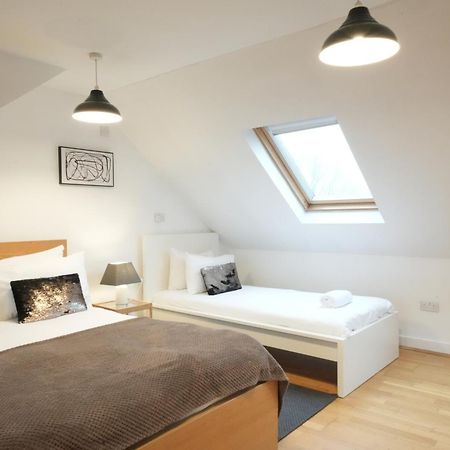 Appartamento Great Airport Sleep Harmondsworth Esterno foto